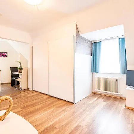 Oda ve Kahvaltı Bristol 3*